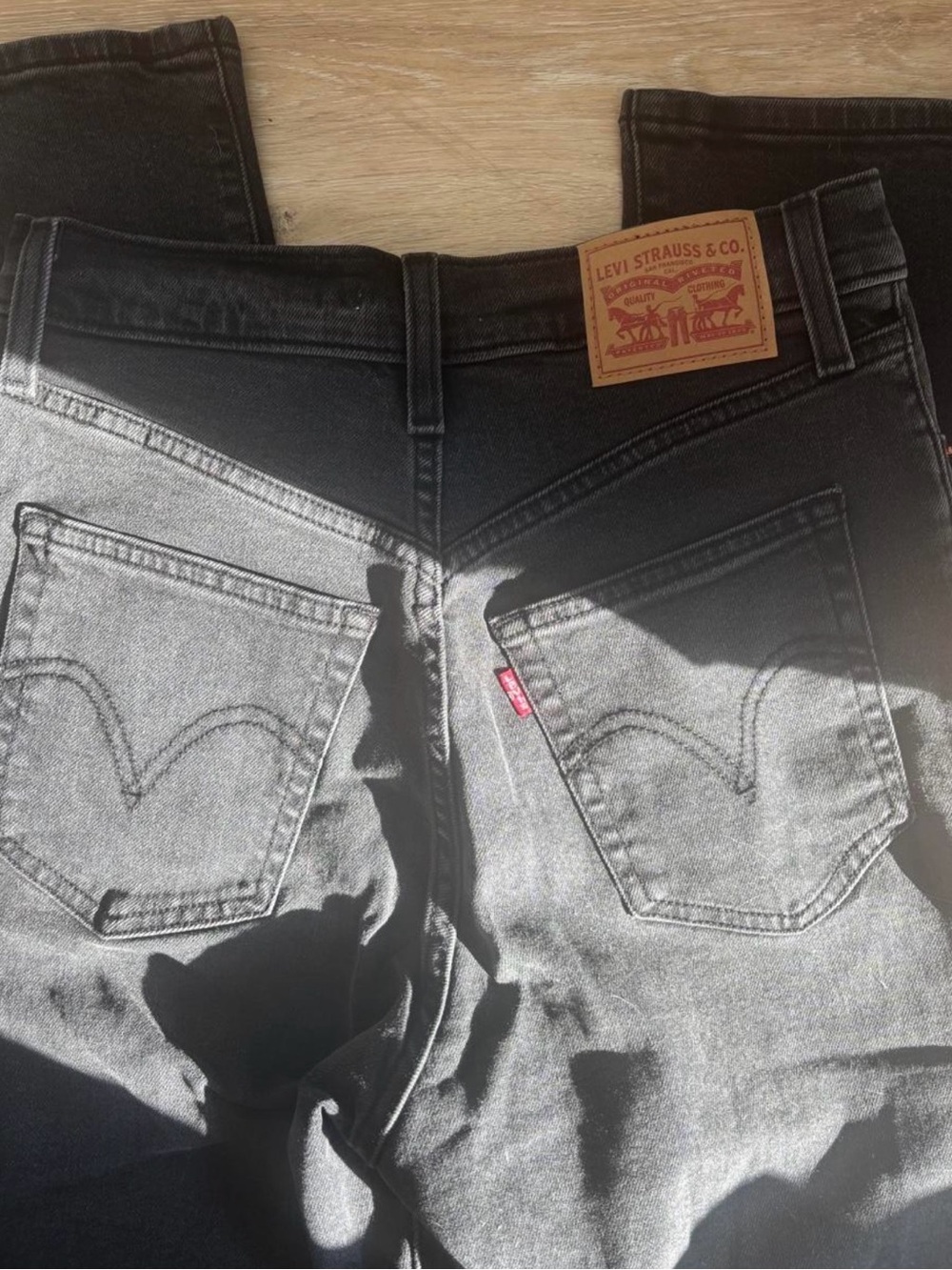 Levi's Black Straight-Leg Ribcage Women's Jeans